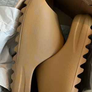 🛑🚫SOLD🛑🚫Size 8 Yeezy Slides!Bought from G.O.A.T;authenticated! Sold!